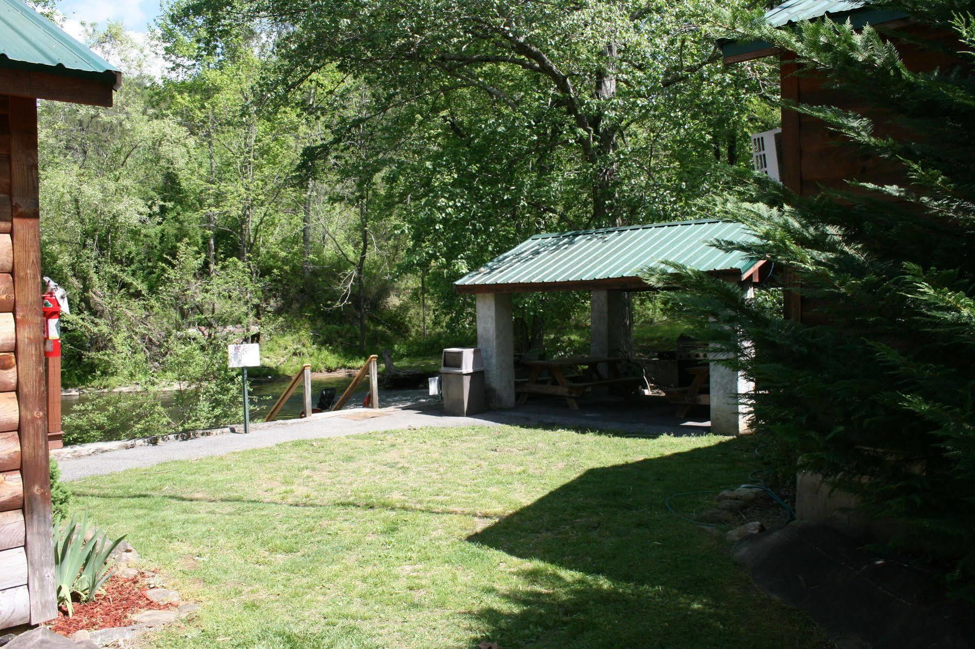 Qualla Cabins And Motel Cherokee Near Casino Whittier Exterior foto